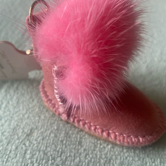 Faux fur boot keychain - Picture 2 of 3